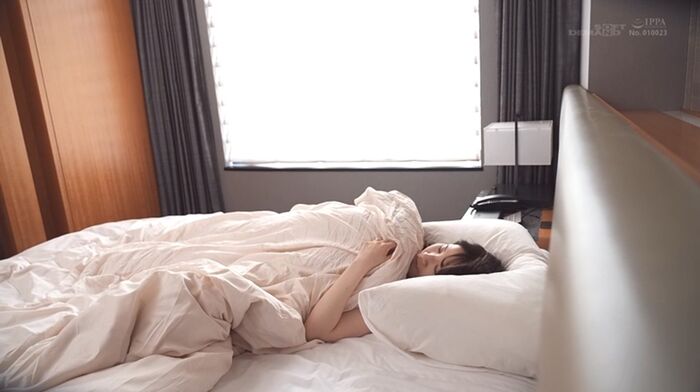 Kyoka Kitano G-cup young wife's first affair AV debut 16th image