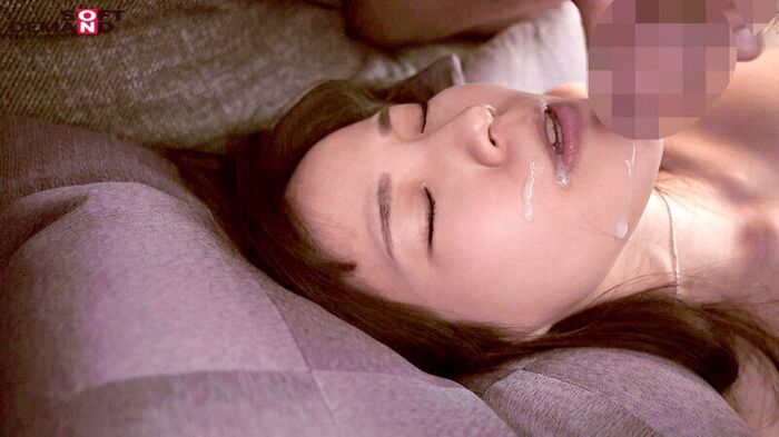 Kyoka Kitano G-cup young wife's first affair AV debut 6th image