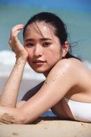 【画像】朝ドラ女優さん、胸がデカすぎて下乳をさらしてしまうwwwwwwwwww小南満佑子、初水着グラビア写真集で衝撃の大胆露出！！！