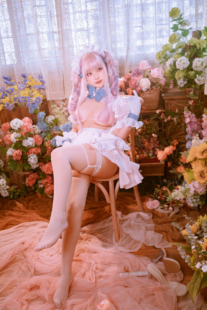 Coser Beauty 77娜娜子普利茅斯女仆主题女仆装Dew powder color inner clothing 秀丰满身Material诱惑Photo 40P 34th image