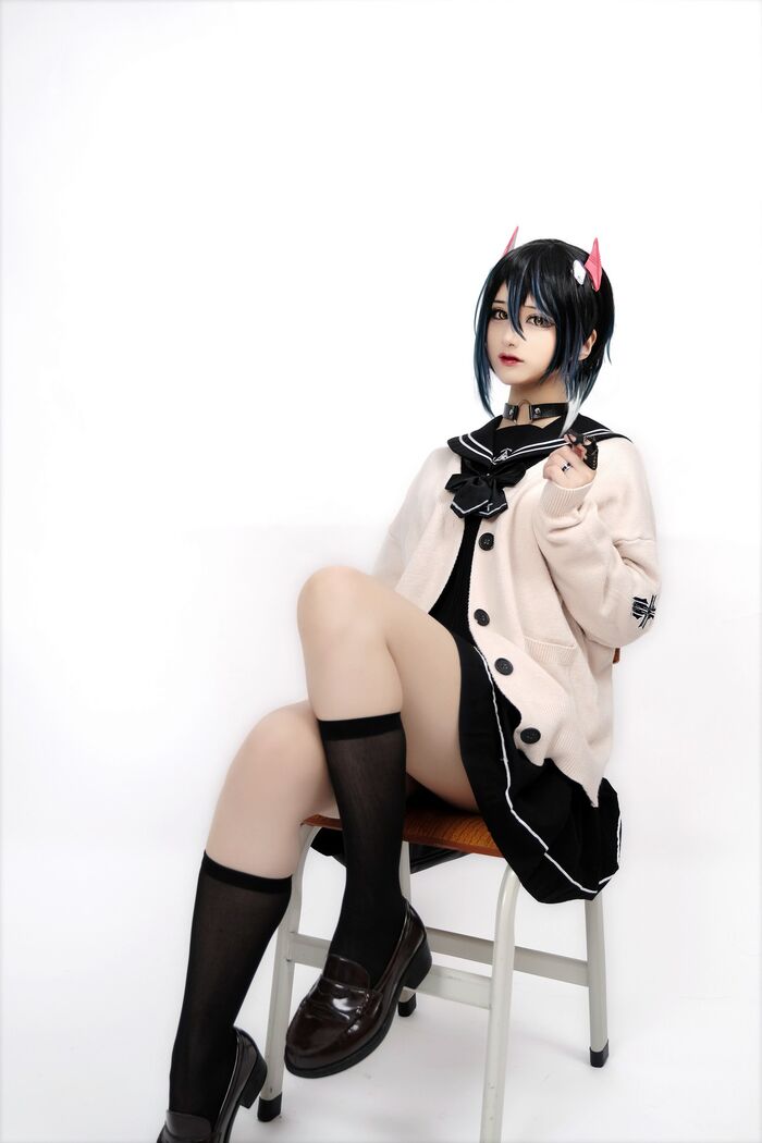 Cos 小姐姐幼爱youmeko胡滕JK 主题性感黑色JK 服配黑丝袜秀曼妙身体诱惑Photo 41P 13th image