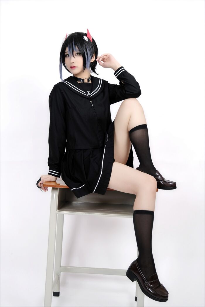 Cos 小姐姐幼爱youmeko胡滕JK 主题性感黑色JK 服配黑丝袜秀曼妙身体诱惑Photo 41P 2th image