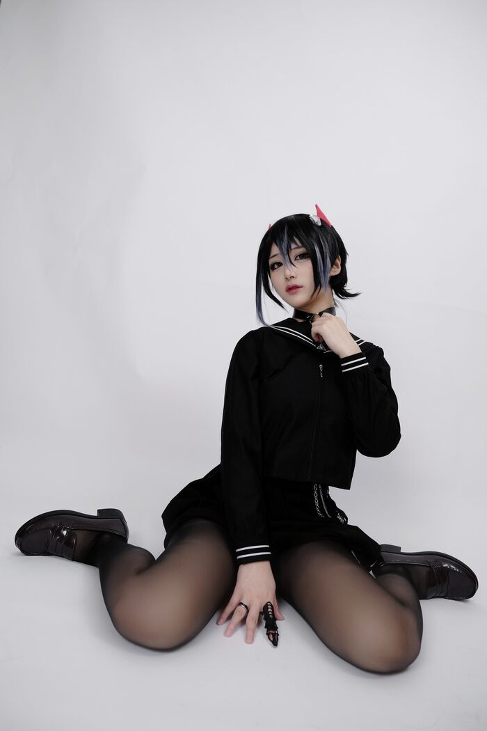 Cos 小姐姐幼爱youmeko胡滕JK 主题性感黑色JK 服配黑丝袜秀曼妙身体诱惑Photo 41P 38th image