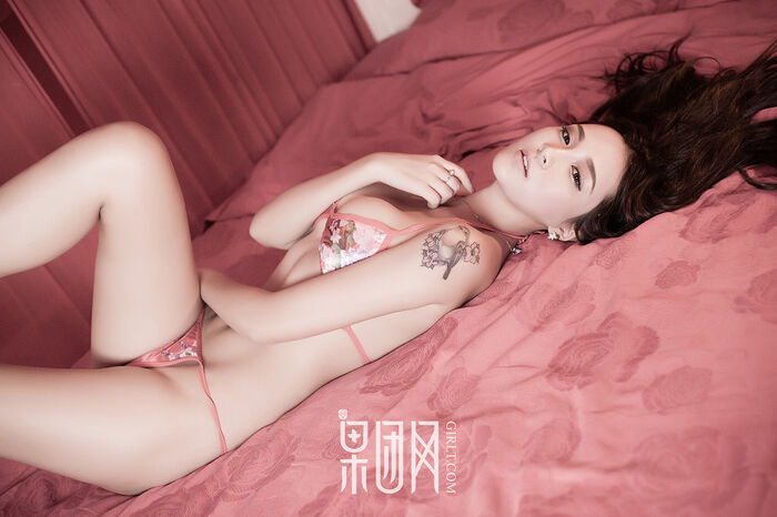 [GIRLT果团网] NO.148_嫩模朱赢红色丝质睡衣半脱露性感红色内衣撩人诱惑写真53P 44th image