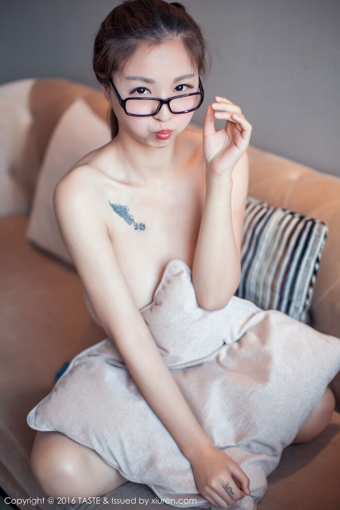 [Taste] Vol.011_ Big Female Model Anglica Half-Naked Upper Body Hideo Breasts Lotus Color Inner Skirt Erotic Feeling Photo 55P 15th image