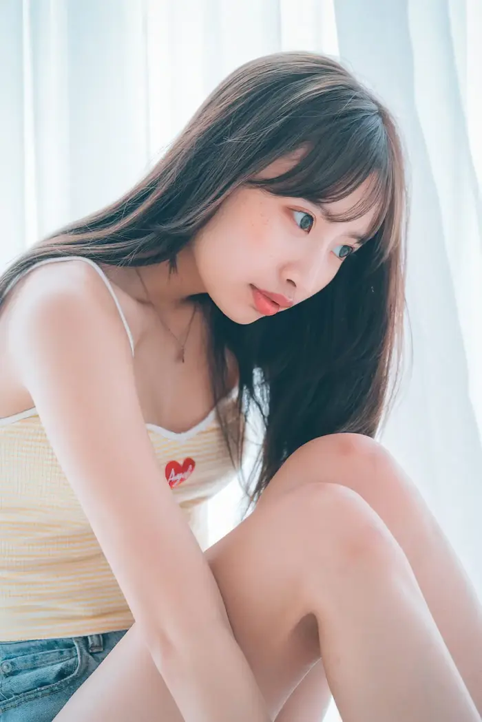 [137 high-quality erotic images of Rarumu Fujikawa] Slender swimsuit underwear gravure of a leg-long leg quarter beauty who has half of her body as her legs 35th image
