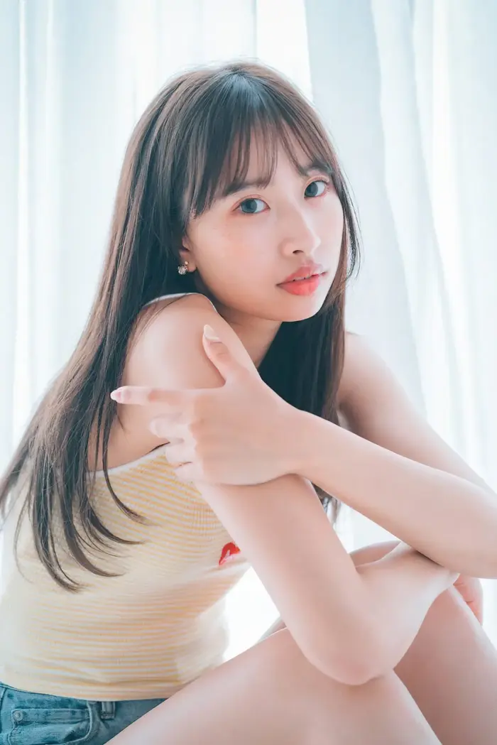 [137 high-quality erotic images of Rarumu Fujikawa] Slender swimsuit underwear gravure of a leg-long leg quarter beauty who has half of her body as her legs 36th image