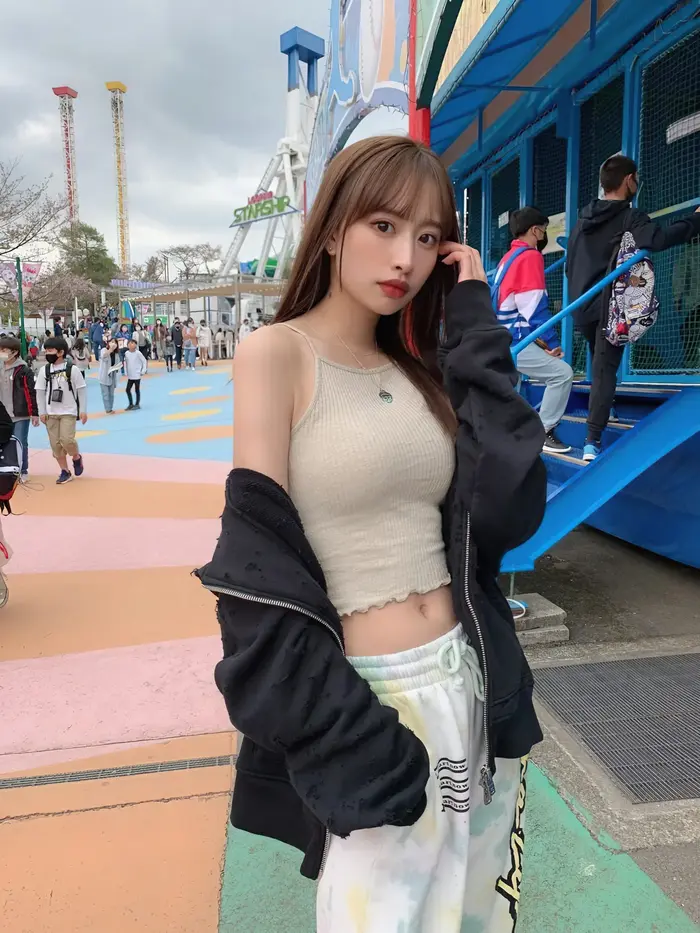 [137 high-quality erotic images of Rarumu Fujikawa] Slender swimsuit underwear gravure of a leg-long leg quarter beauty who has half of her body as her legs 44th image