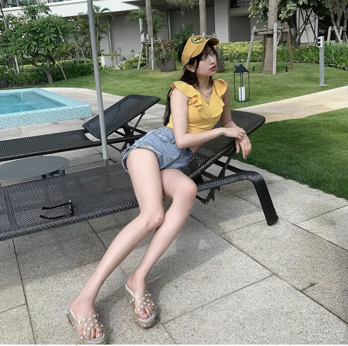 [137 high-quality erotic images of Rarumu Fujikawa] Slender swimsuit underwear gravure of a leg-long leg quarter beauty who has half of her body as her legs 55th image
