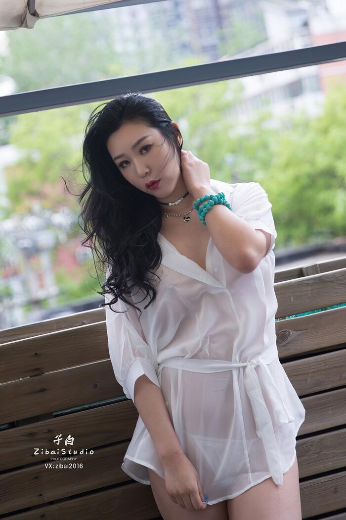 [Toutiao 头条神] No.S042_嫩模刘瑾希私房性感白衬衣配吊带黑丝袜半脱撩人诱惑写真50P 42th image