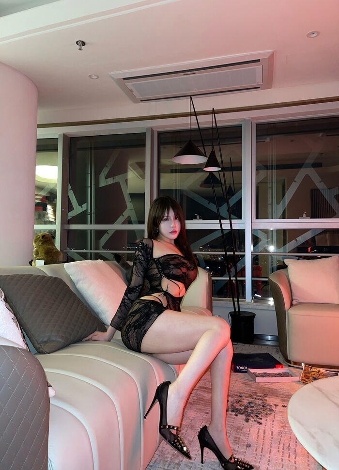 网络美女奔跑的晶螺儿透视蕾丝装主题性感黑色薄透连衣短裙秀火辣身材诱惑写真26P 6th image