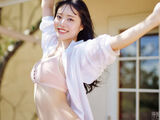 Momoha Takatsuru A ballerina beauty who appeared on a popular romance reality show is a swimsuit gravure