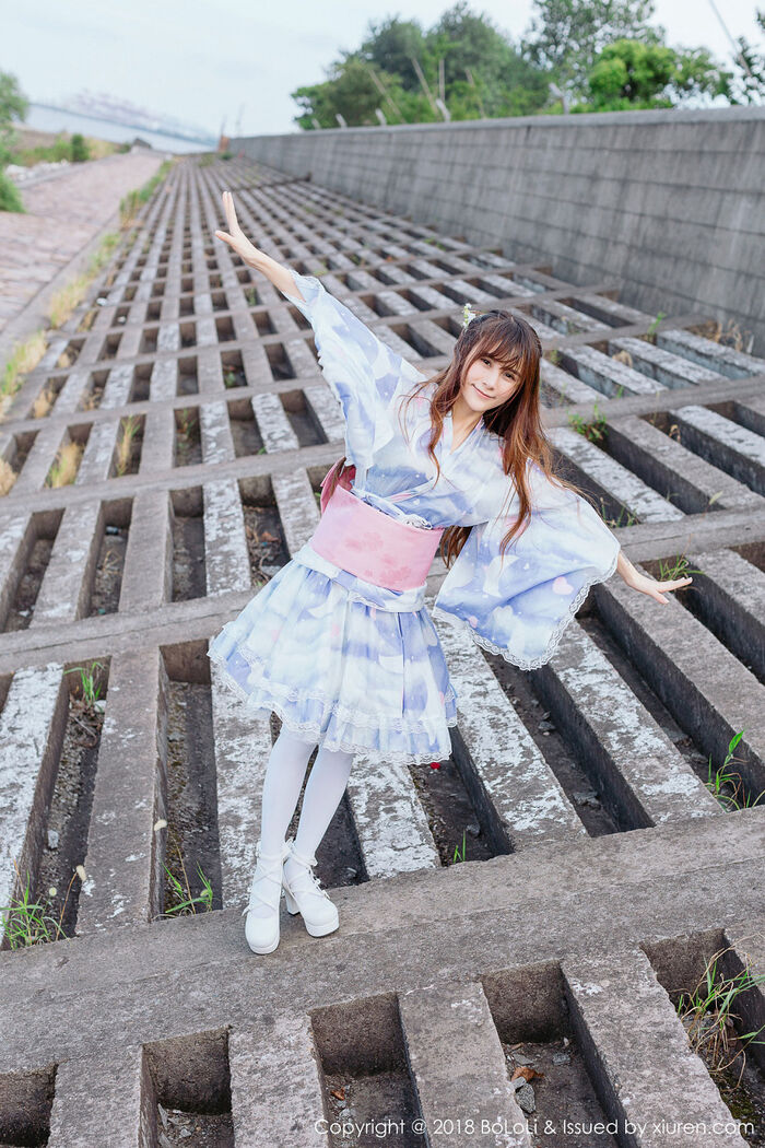 [Tukmo兔几盟] Vol.118_嫩模夏美酱户外日系百花裙配白丝袜清新迷人写真61P 26th image