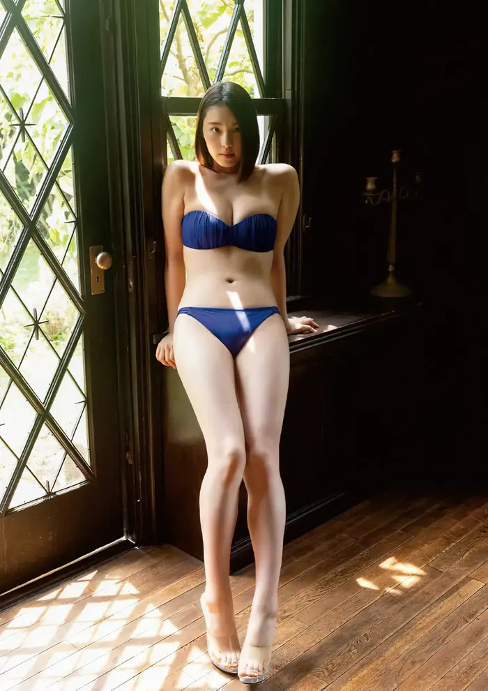[143 high-quality erotic images of Iori Sagara] Former Nogizaka member's semi-nude swimsuit gravure 24th image