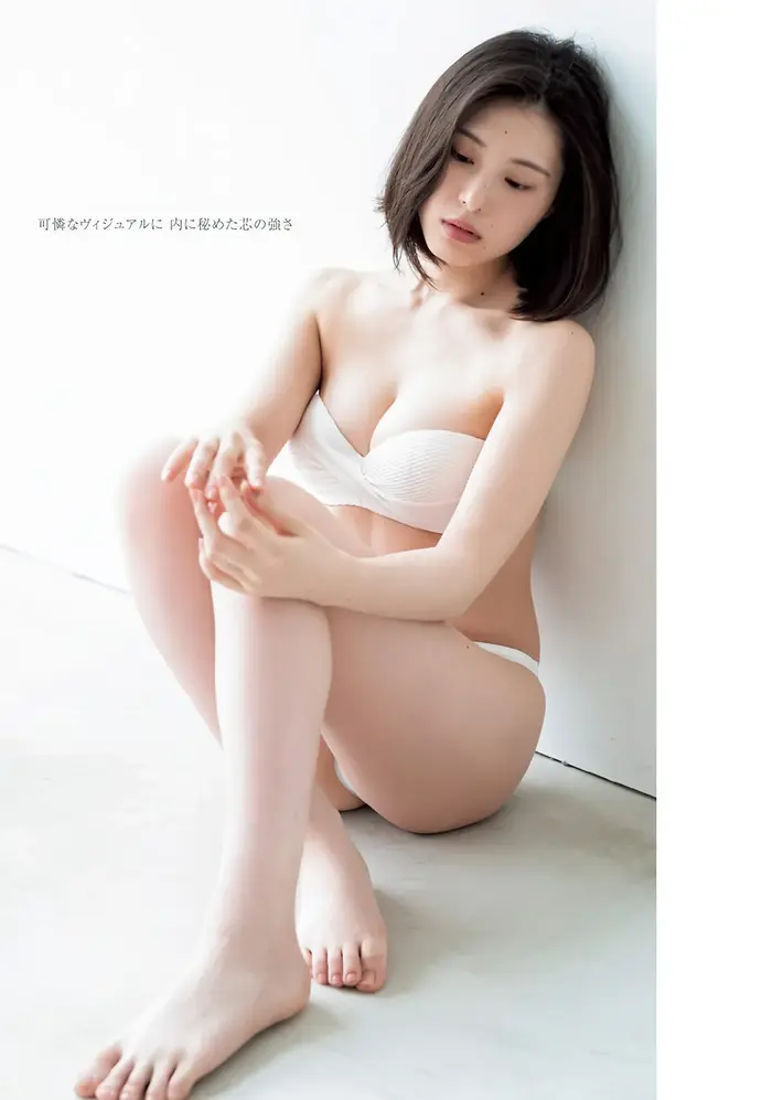 [143 high-quality erotic images of Iori Sagara] Former Nogizaka member's semi-nude swimsuit gravure 71th image