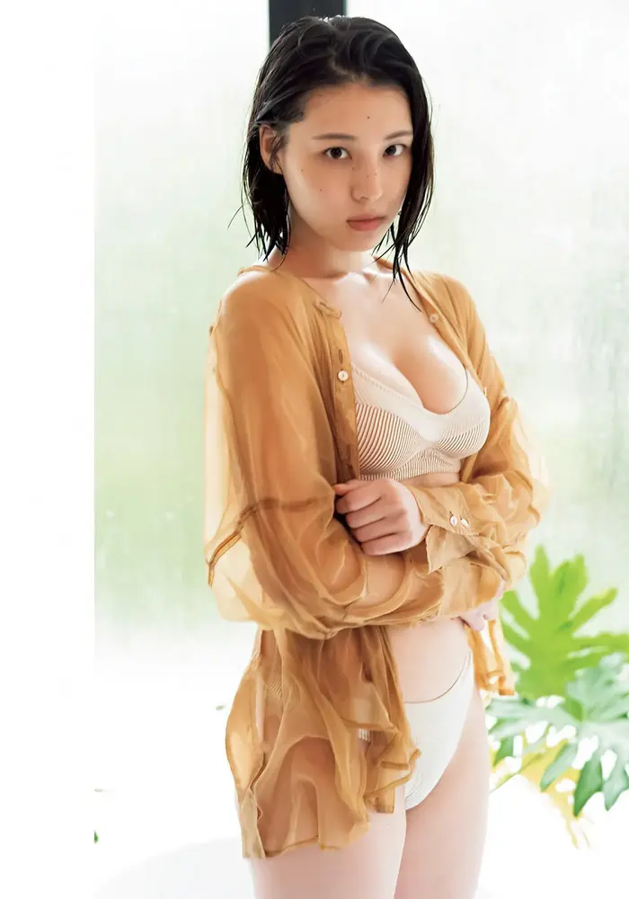 [143 high-quality erotic images of Iori Sagara] Former Nogizaka member's semi-nude swimsuit gravure 73th image