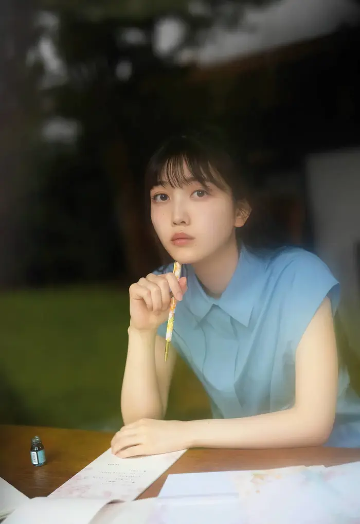 [230 high-quality erotic images of Shiori Kubo] Nogizaka's undressing swimsuit gravure off-shot 100th image