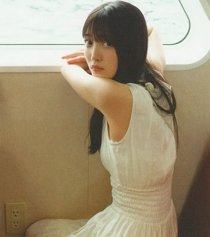 [230 high-quality erotic images of Shiori Kubo] Nogizaka's undressing swimsuit gravure off-shot 2th image