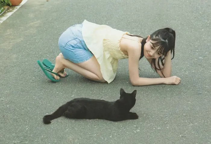 [230 high-quality erotic images of Shiori Kubo] Nogizaka's undressing swimsuit gravure off-shot 6th image
