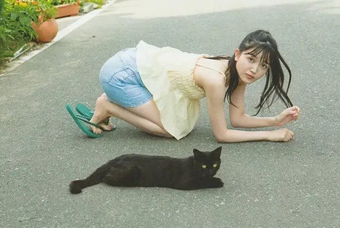 [230 high-quality erotic images of Shiori Kubo] Nogizaka's undressing swimsuit gravure off-shot 7th image