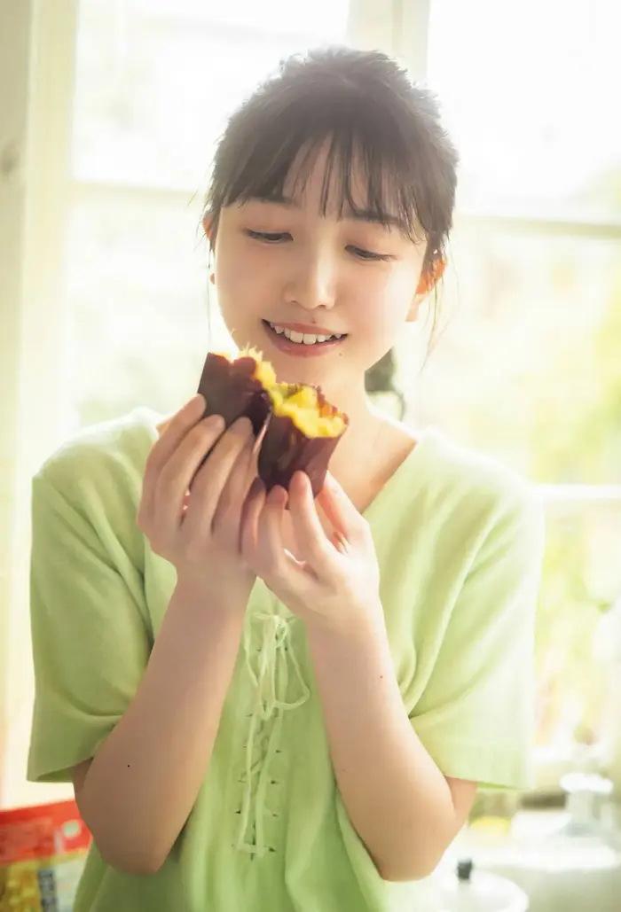 [230 high-quality erotic images of Shiori Kubo] Nogizaka's undressing swimsuit gravure off-shot 97th image