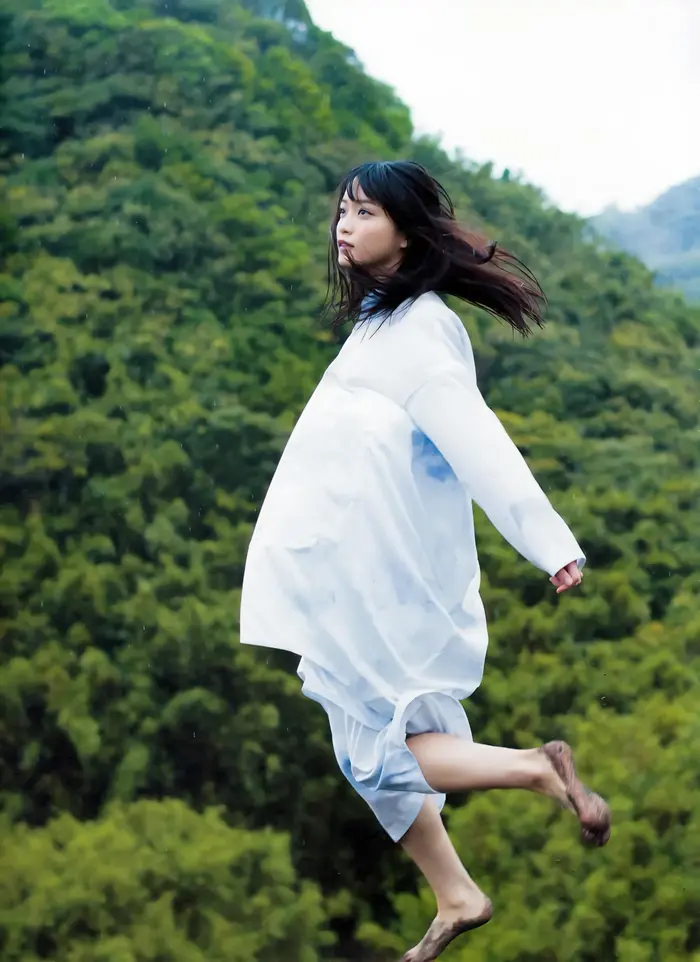 [107 high-quality erotic images of Mai Fukagawa] Former Nogizaka member's swimsuit with outstanding transparency clothing gravure 33th image