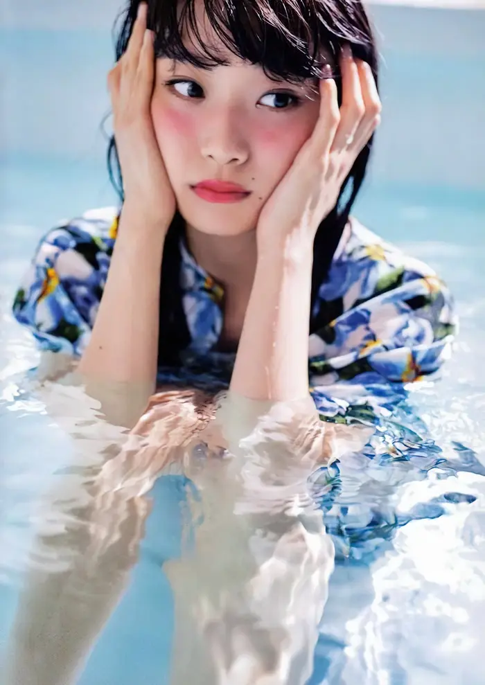 [107 high-quality erotic images of Mai Fukagawa] Former Nogizaka member's swimsuit with outstanding transparency clothing gravure 77th image