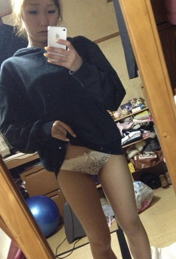 Selfie pan moro girl erotic image 3th image