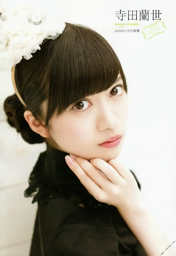 [79 high-quality erotic images of Ranyo Terada] Nogizaka member Ranran's swimsuit beautiful legs gravure 45th image