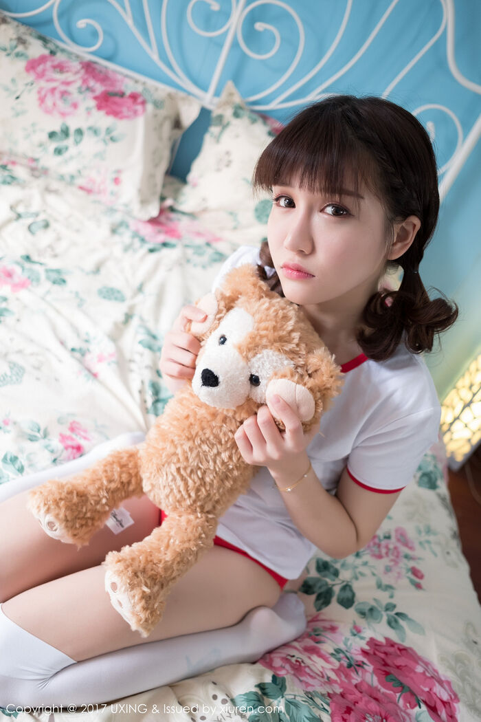 [UXING优星馆] Vol.040_嫩模K8傲娇萌萌Vivian居家大床上体操服可爱萌动写真60P 17th image