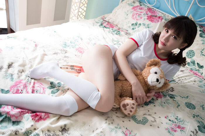 [UXING优星馆] Vol.040_嫩模K8傲娇萌萌Vivian居家大床上体操服可爱萌动写真60P 24th image