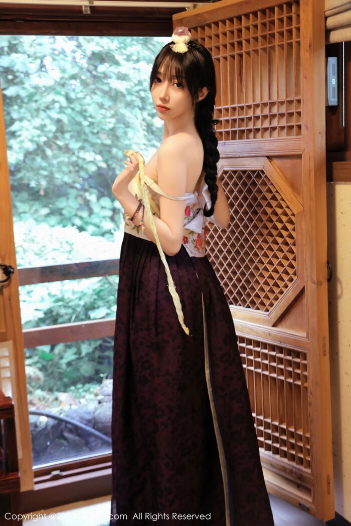 XiuRen第7677期_模特玥儿玥er济州岛旅拍大长今服饰半脱秀完美身姿迷人诱惑写真66P 15th image
