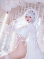 网络美女桜桃喵2b花嫁主题白婚纱下白连体衣配白丝袜秀完美身材诱惑写真69P