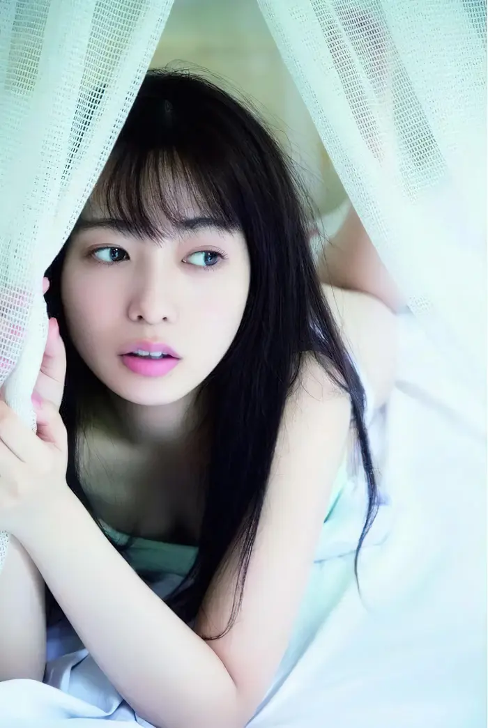 [82 high-quality erotic images of Yuri Saito] Yutan Motonogizaka's sexy lingerie cleavage gravure 24th image