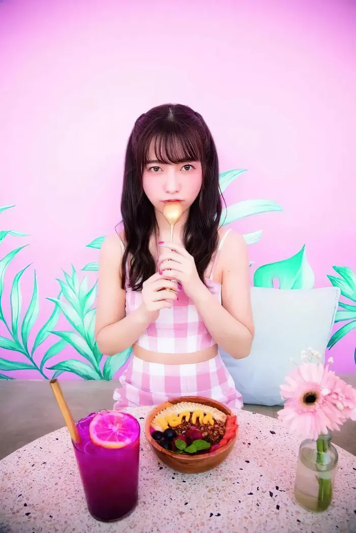 [82 high-quality erotic images of Yuri Saito] Yutan Motonogizaka's sexy lingerie cleavage gravure 26th image