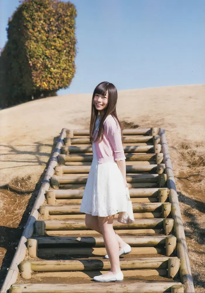 [82 high-quality erotic images of Yuri Saito] Yutan Motonogizaka's sexy lingerie cleavage gravure 49th image