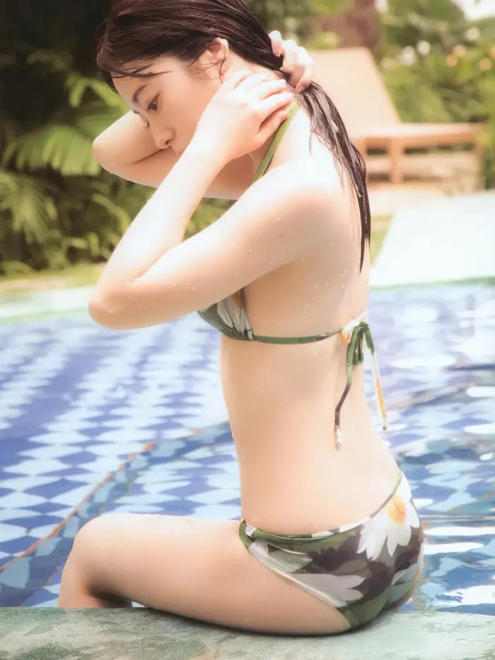 [82 high-quality erotic images of Yuri Saito] Yutan Motonogizaka's sexy lingerie cleavage gravure 5th image