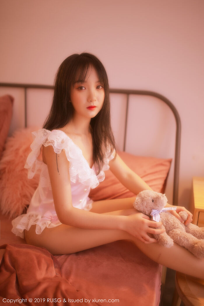[RUISG瑞丝馆]VOL.085_新人妹子小葡萄miki私房梦幻光线诱人蕾丝内衣唯美诱惑写真43P 19th image