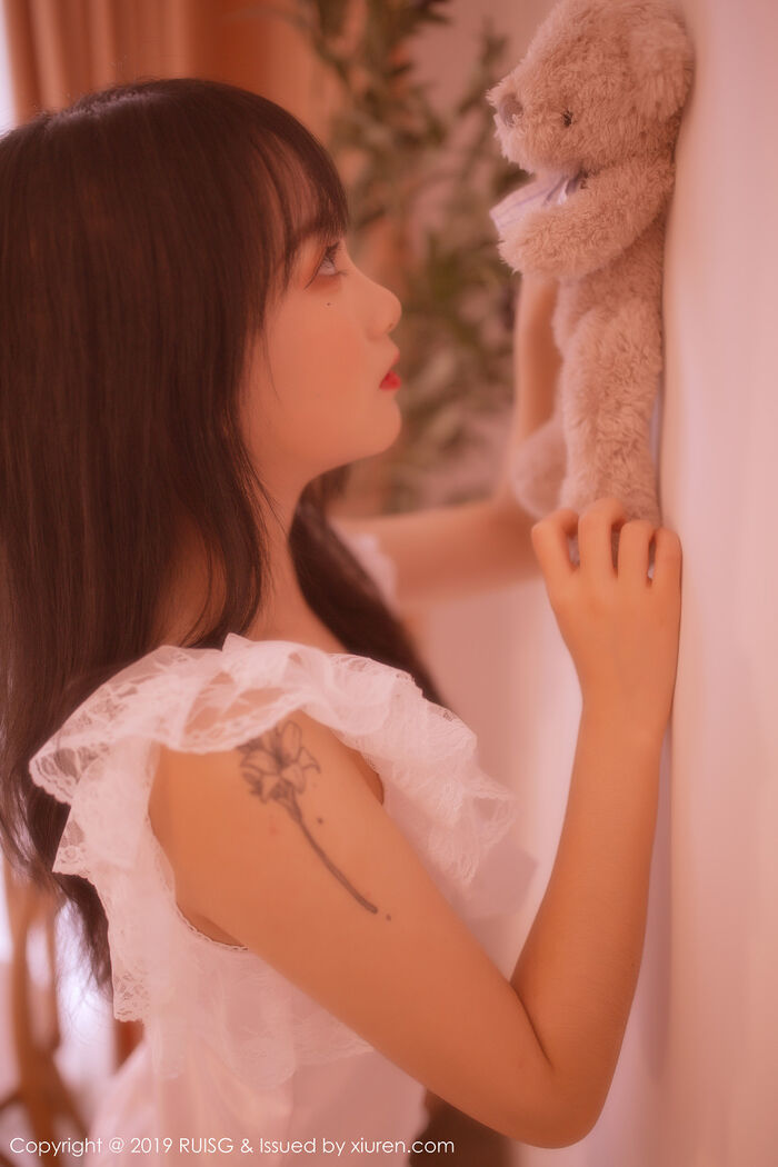 [RUISG瑞丝馆]VOL.085_新人妹子小葡萄miki私房梦幻光线诱人蕾丝内衣唯美诱惑写真43P 24th image