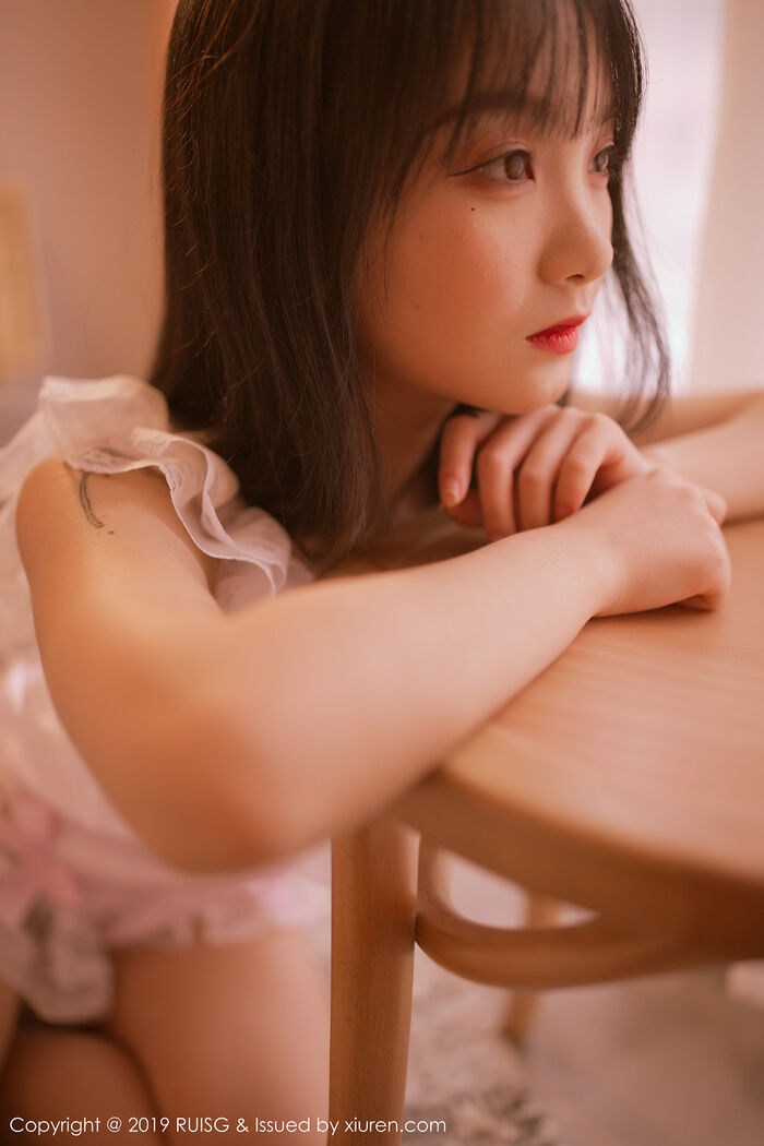 [RUISG瑞丝馆]VOL.085_新人妹子小葡萄miki私房梦幻光线诱人蕾丝内衣唯美诱惑写真43P 28th image