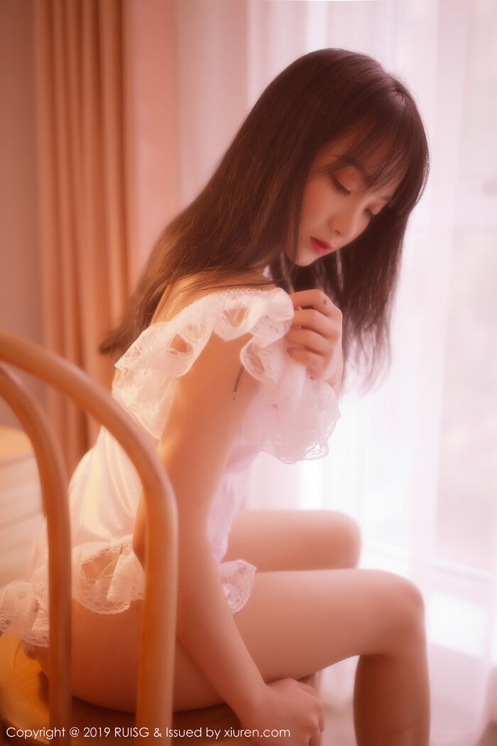 [RUISG瑞丝馆]VOL.085_新人妹子小葡萄miki私房梦幻光线诱人蕾丝内衣唯美诱惑写真43P 4th image