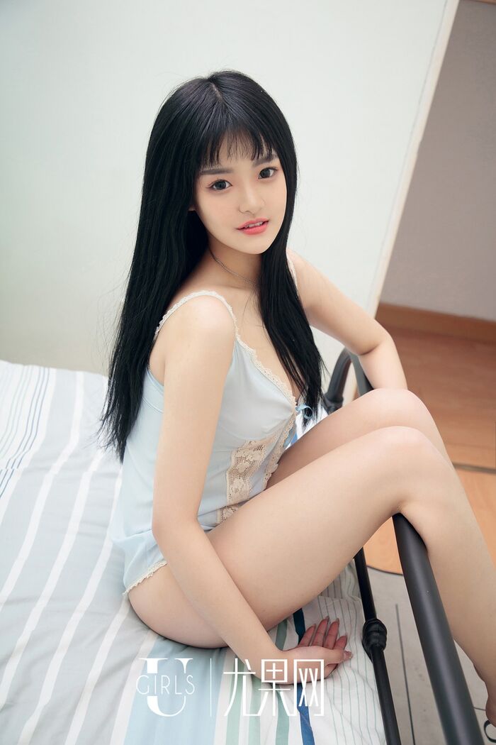 [Ugirls尤果网] U413_嫩模桃子清纯学生装 + 私房粉色眠衣秀完美身材豪乳诱惑写真65P 14th image
