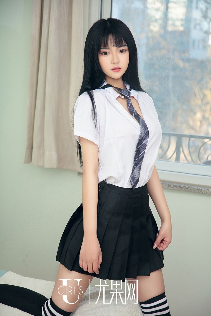 [Ugirls尤果网] U413_嫩模桃子清纯学生装 + 私房粉色眠衣秀完美身材豪乳诱惑写真65P 4th image