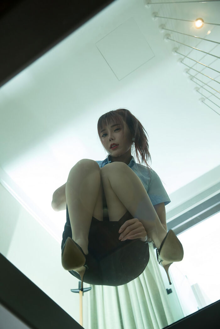 [Toutiao 头条神] No.S048_嫩模玄子凤舞白沙主题私房黑裙下无内肉丝裤袜诱惑写真48P 5th image