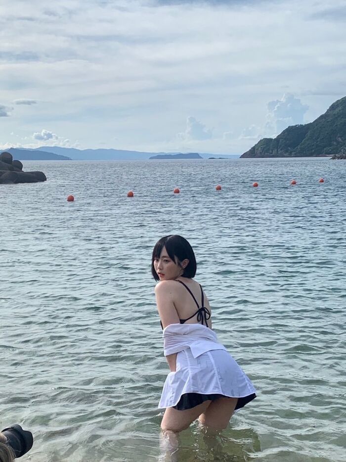 [Image] G-cup voice actor is nude for the first time! Snow on the night road, harassing fans with a skin-colored swimsuit gravure that looks naked at first glance!! 25th image