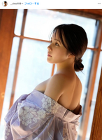 [Image] A former maiko with an F cup took off wwwwwwwww large newcomer Rino, who debuted in the entertainment industry with FRIDAY's first swimsuit gravure!!