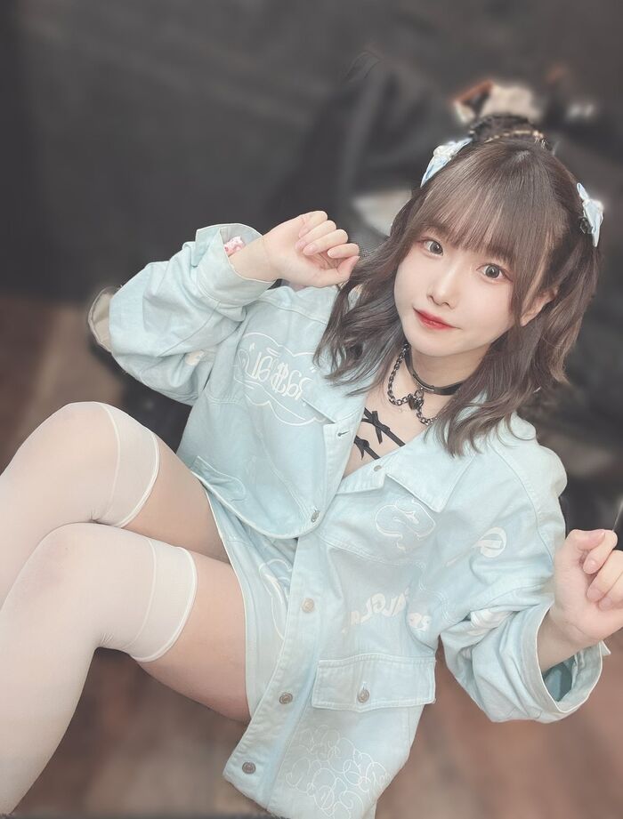 Erotic images of knee-high socks because it's cold part20 6th image