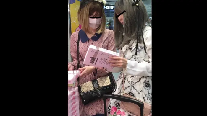 [upskirt1682 upside-down shooting] A two-person group of loli tacos with white P that bites into the slippery prickets of Tsurun Tsurun is too erotic 2th image