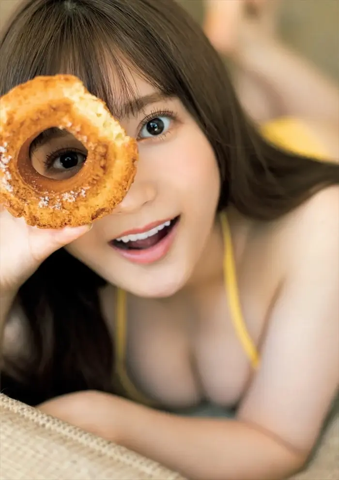 鈴木くるみのエロ画像。Fカップ爆乳おっぱい&エッチなフェラ顔 16th image