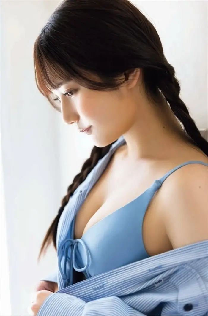 鈴木くるみのエロ画像。Fカップ爆乳おっぱい&エッチなフェラ顔 63th image